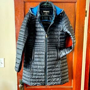 Women’s lightweight, puffer jacket
